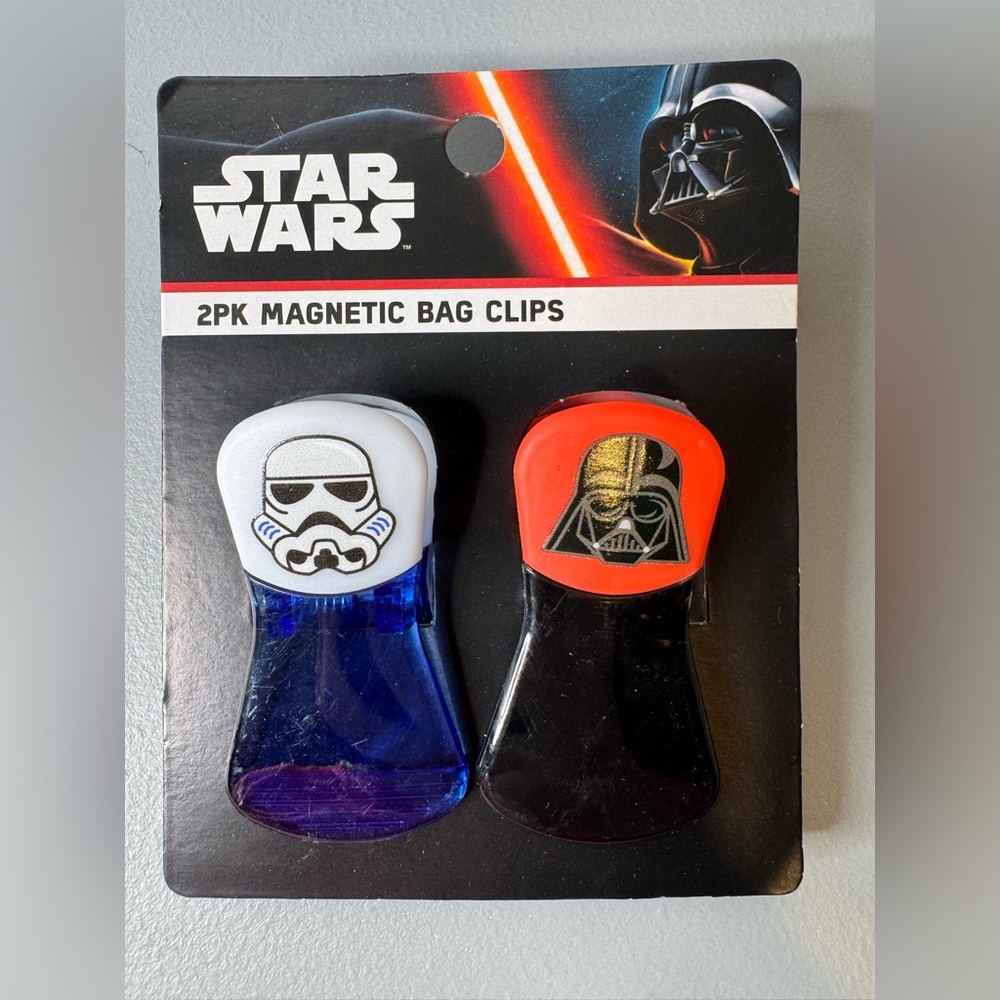Star Wars Magnetic Bag Clips - Blue & Red 2 pack